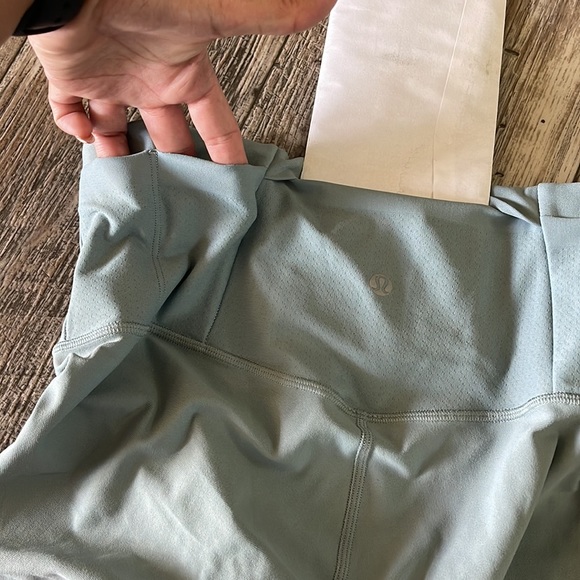Lululemon Beautiful High Rise Leggings, 6 - Picture 17 of 17